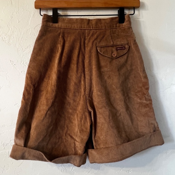 Vintage Sasson Corduroy Shorts with Belt 4/6 - Picture 2 of 4